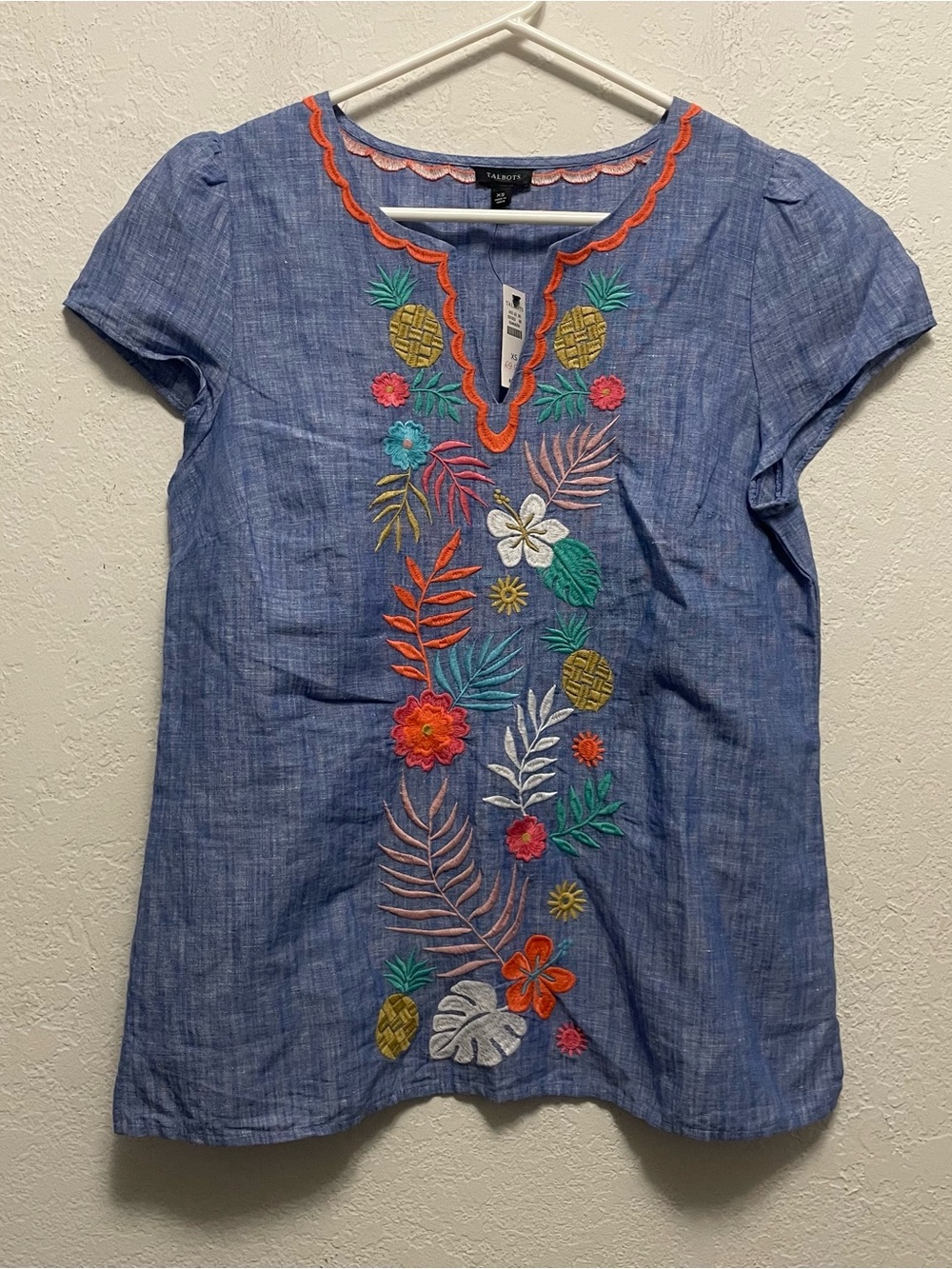 Talbots Blue Chambray w/ Floral Embroidery V-Neck Linen/Cotton Top XS NEW
